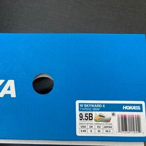 Hoka Skyward X Womens  Running shoes 9.5